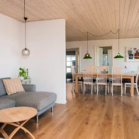 度假居 8 Person In Bjert-by Traum