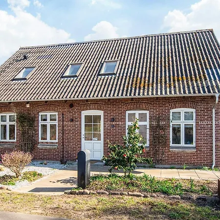 8 Person In Bjert-by Traum Binderup Strand